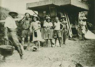 photo de battage de Sainte-Arthémie en 1942