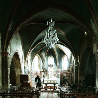 Photo de l'intérieur d'une église
