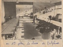 Scan d'un journal montrant une photo de salle de classe de Molières