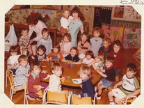 Classe de Mme Khial avec Mme Serrano, juin 1980 photo de classe