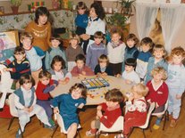 Classe de Mme Khial avec Mme Serrano, juin 1984 photo de classe