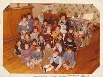 Classe de Madame Khial avec Paulette Serrano, novembre 1978 Photo d'écoliers