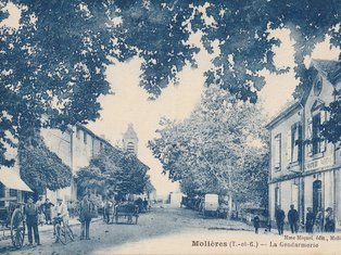 Photo de l'entrée du village et Gendarmerie de Molières